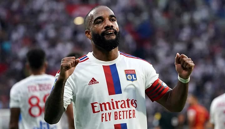 Beşiktaş'tan Lacazette hamlesi! Bedelsiz gelmesi gündemde