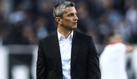 Beşiktaş'tan Razvan Lucescu sürprizi!