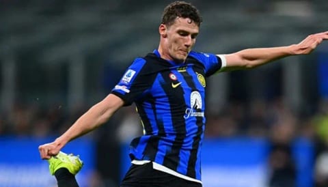 Beşiktaş'tan savunmaya Pavard hamlesi!