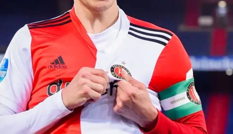 Beşiktaş'tan Van Bronckhorst'a transfer hediyesi!