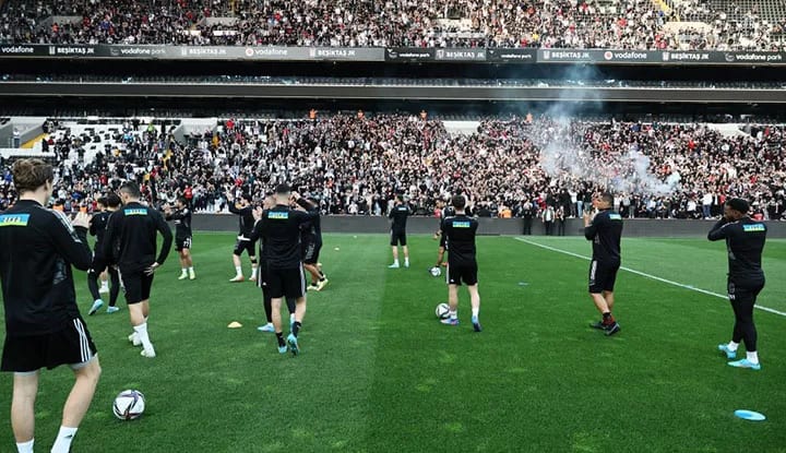 Beşiktaş'tan Vodafone Park'ta coşkulu antrenman