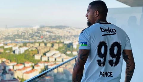 Boateng'den veda mesajı!