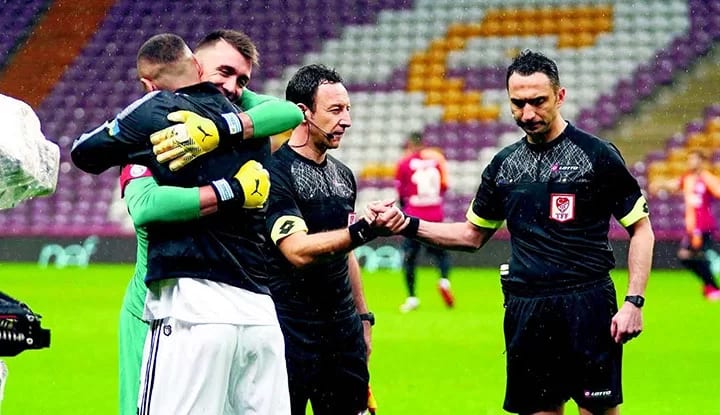 Burak Yılmaz'dan Muslera paylaşımı