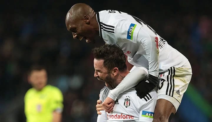 Atiba'dan yıllar sonra gelen itiraf! Bilic'li West Ham'ın teklifini reddetme nedenini açıkladı!