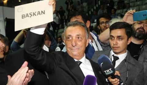 Beşiktaş Kulübü'nün yeni başkanı Ahmet Nur Çebi oldu!