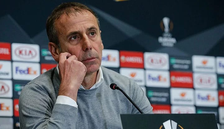 Beşiktaş'ta seçim öncesi istifa gelişmesi!