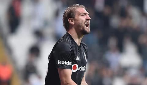 Caner Erkin'e 1 saatte 5 telefon!