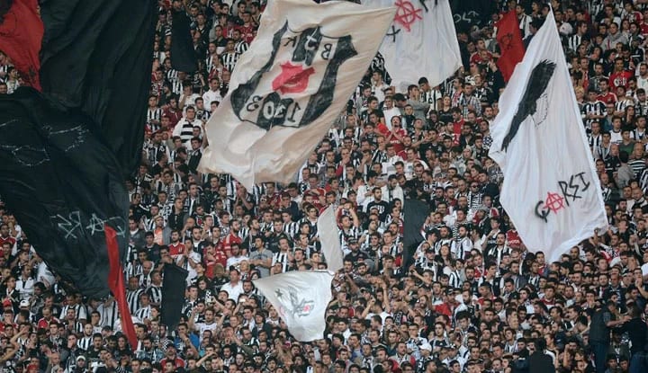 Çarşı bu sezon hangi tribünde olacağını duyurdu!