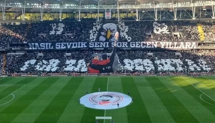 Çarşı grubu, derbi öncesi Beşiktaş taraftarına seslendi!