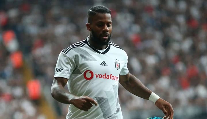 Vodafone Park'ta Lens'e protesto!