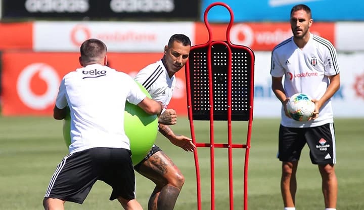Beşiktaş'ta 3 isim takımdan ayrı çalıştı!