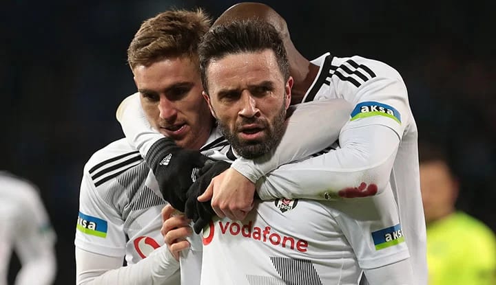 Fenerbahçe'den flaş Gökhan Gönül hamlesi! Teklif yapıldı!