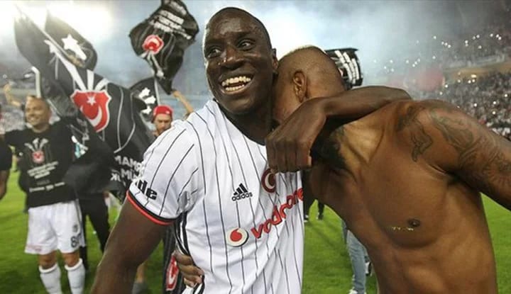 Demba Ba'dan sürpriz hamle! Maç sonu...