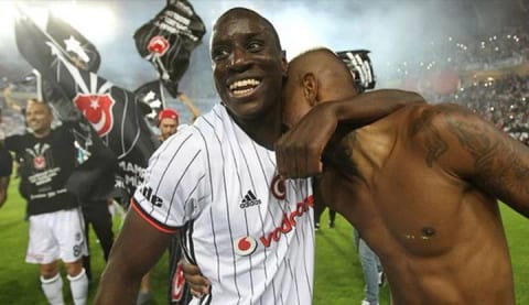 Demba Ba'dan sürpriz hamle! Maç sonu...