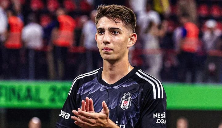 Demir Ege formayı unuttu!