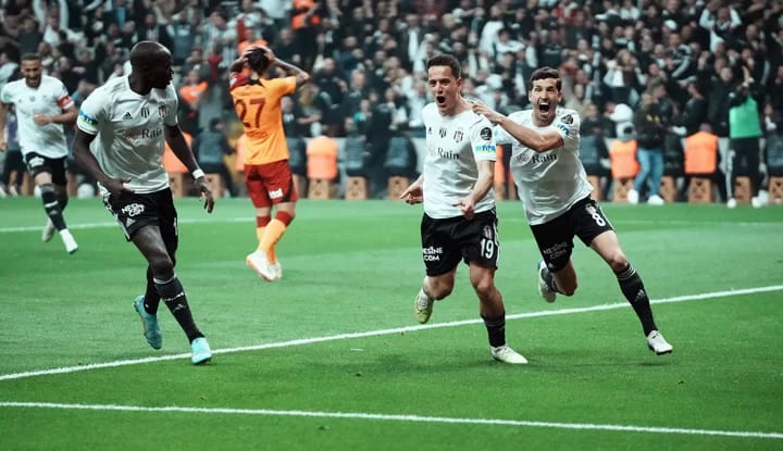 Derbide Salih Uçan ve Saiss Gerginliği!