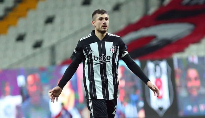 Dorukhan Toköz, haber bekliyor! Beşiktaş'ta kalmak istiyor!