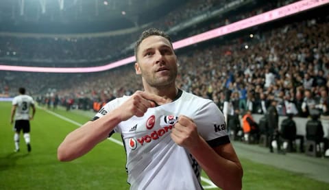 Dusko Tosic'e bıçaklı saldırı!
