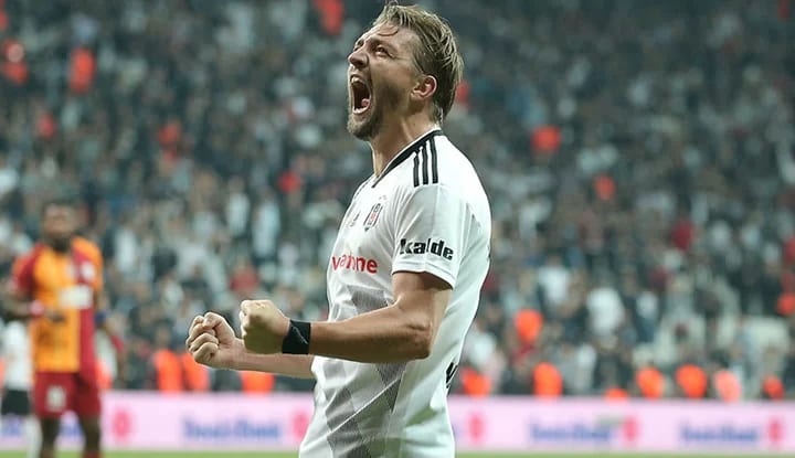 Caner Erkin'den sözleşme açıklaması!