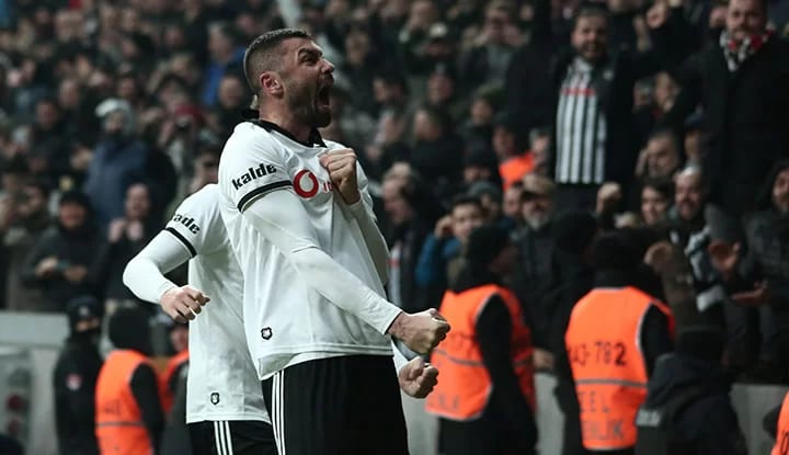 Beşiktaş'ta Burak Yılmaz, kadroda yer alacak mı? İşte gelişmeler...