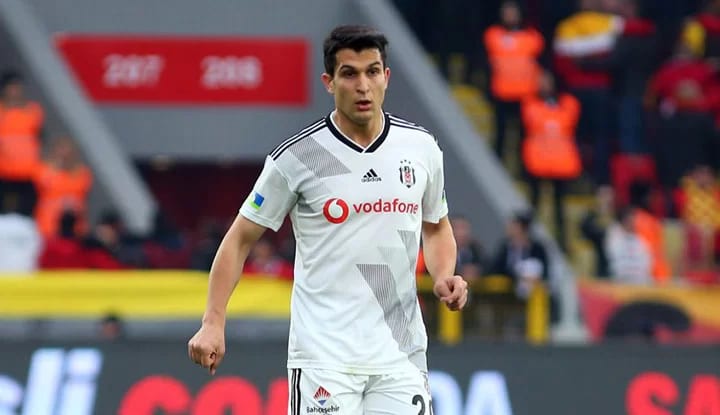 Necip Uysal, cezalı duruma düştü