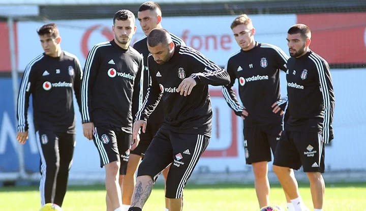Beşiktaş, 4 eksikle çalıştı!