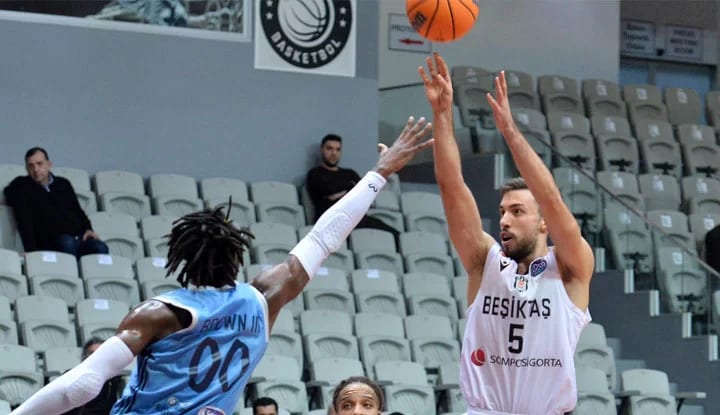 Beşiktaş Sompo Sigorta, Happy Casa Brindisi takımını farklı skor ile geçti!