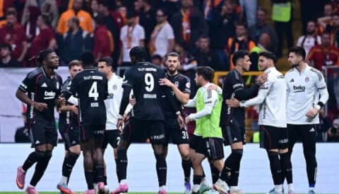 Emirhan derbide Osimhen'e nefes aldırmadı!