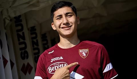 Emirhan İlkhan'dan flaş açıklamalar! "Futbolu bırakıyordum"