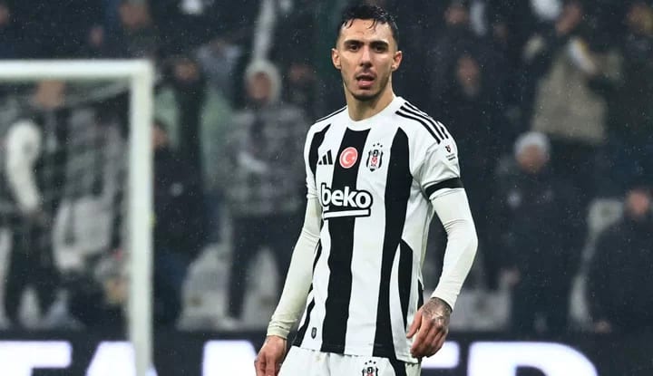 Emirhan Topçu'dan açıklamalar! "Sülalem Beşiktaşlı"