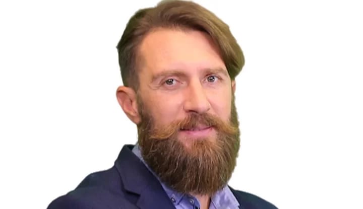 Erman Özgür'den sert eleştiriler! "Vallahi adama küfür gibi..."