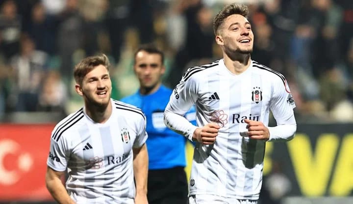 Ernest Muçi gözleri üzerine çekti!
