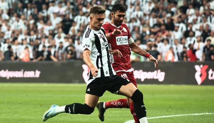 Ernest Muçi İçin Premier Lig kapıları aralanıyor!