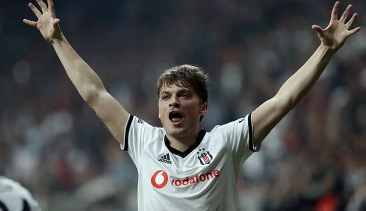 2019'un kralı Adem Ljajic!