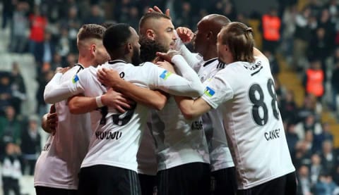Beşiktaş'ta 4 isimle yollar ayrılıyor! Bir isim ise belirsiz...