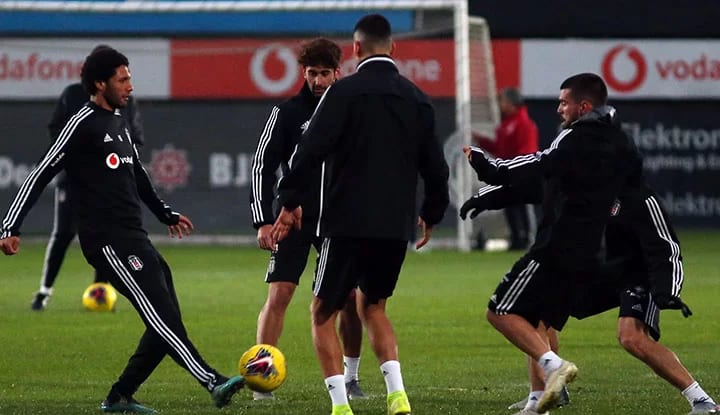 Victor Ruiz, sahada koşu yaptı!