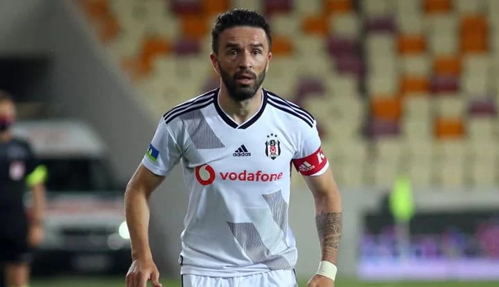 Fenerbahçe'den Gökhan Gönül'e çarpıcı teklif!