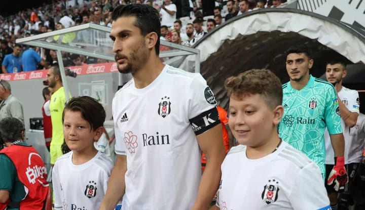 Feyyaz Uçar'dan Necip Uysal eleştirisi!