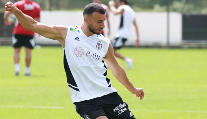 FIFA'dan Romain Saiss'e övgü!