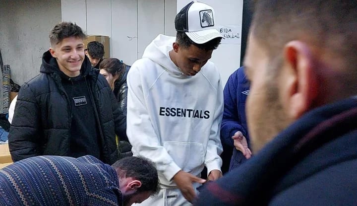 Gedson Fernandes deprem yardım merkezinde!