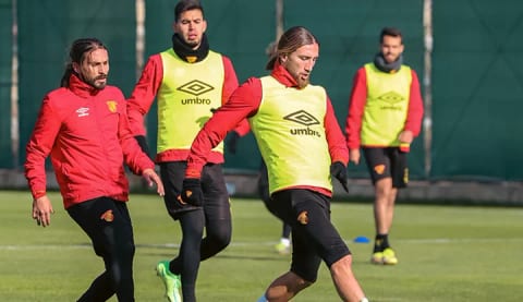 Göztepe'de Beşiktaş'a karşı iki eksik
