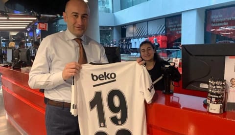 Hüseyin Yücel'den Beşiktaş'a büyük bağış!