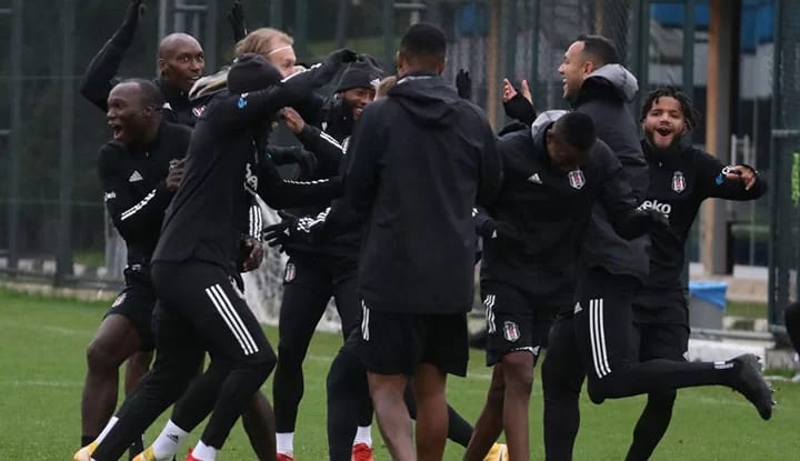 İlk 11 için çok istekli, teknik ekibi sevindiriyor!