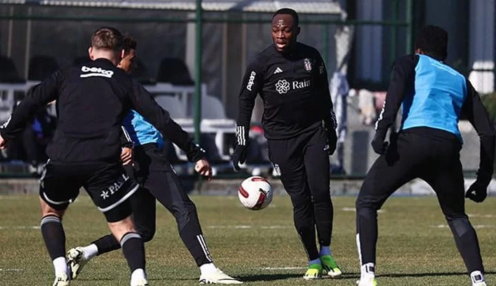 Joe Worrall ilk antrenmanına çıktı!