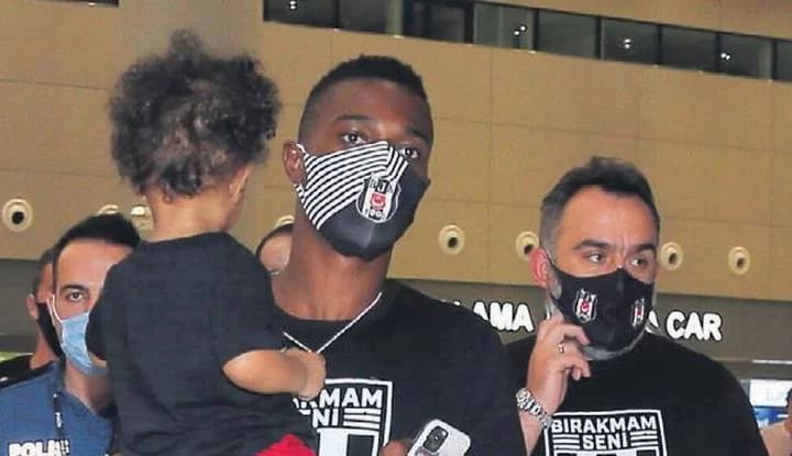 Kayserispor Galatasaray'a kızdı Mensah'ı Beşiktaş'a verdi