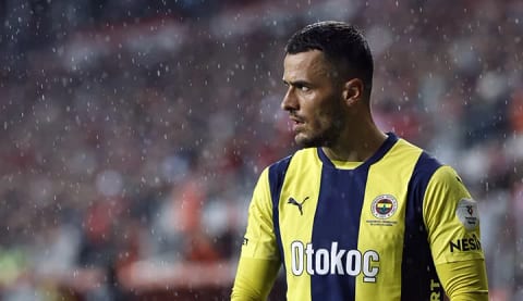 Kostic, derbide forma giyemeyecek!