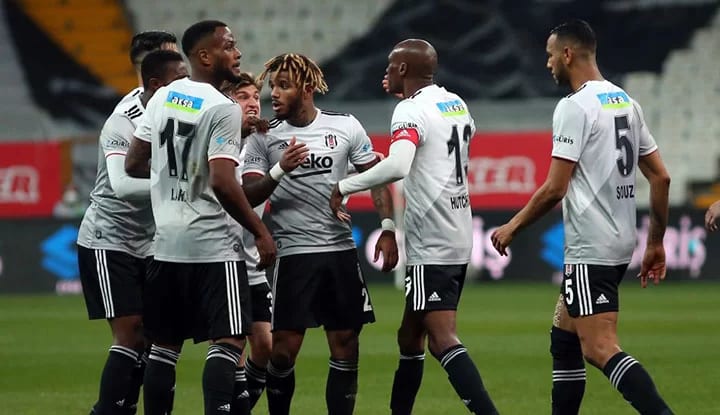 Lider Beşiktaş, Vodafone Park'ta 2 puan bıraktı!