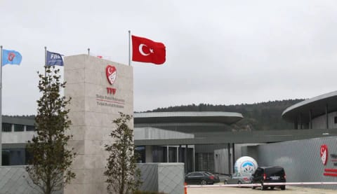 MHK Başkanı Sabri Çelik resmen istifa etti!