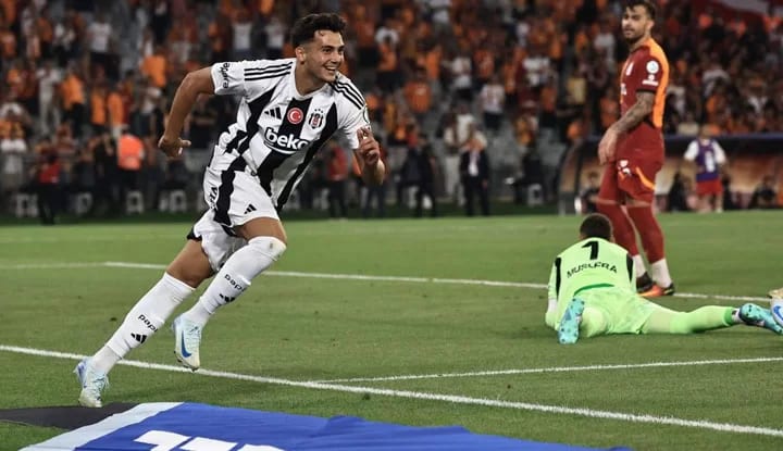 Mustafa Hekimoğlu attığı golle gözleri üzerine çekti!