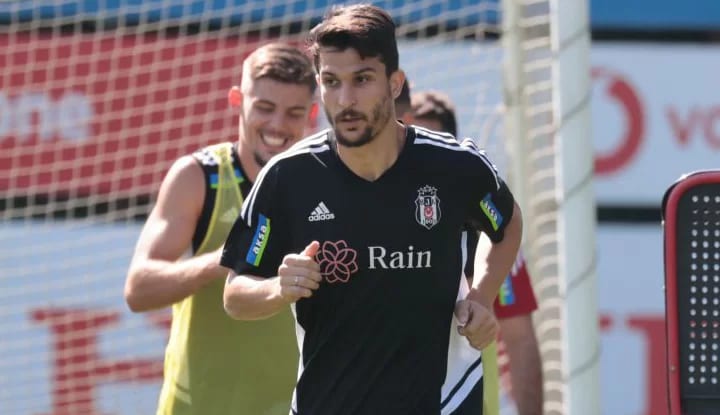 Necip Uysal'ın gönlü Fenerbahçe derbisinde alınacak!